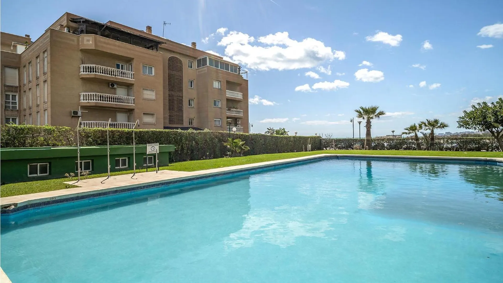 Gorgeous Apartment In Malaga With House Sea View